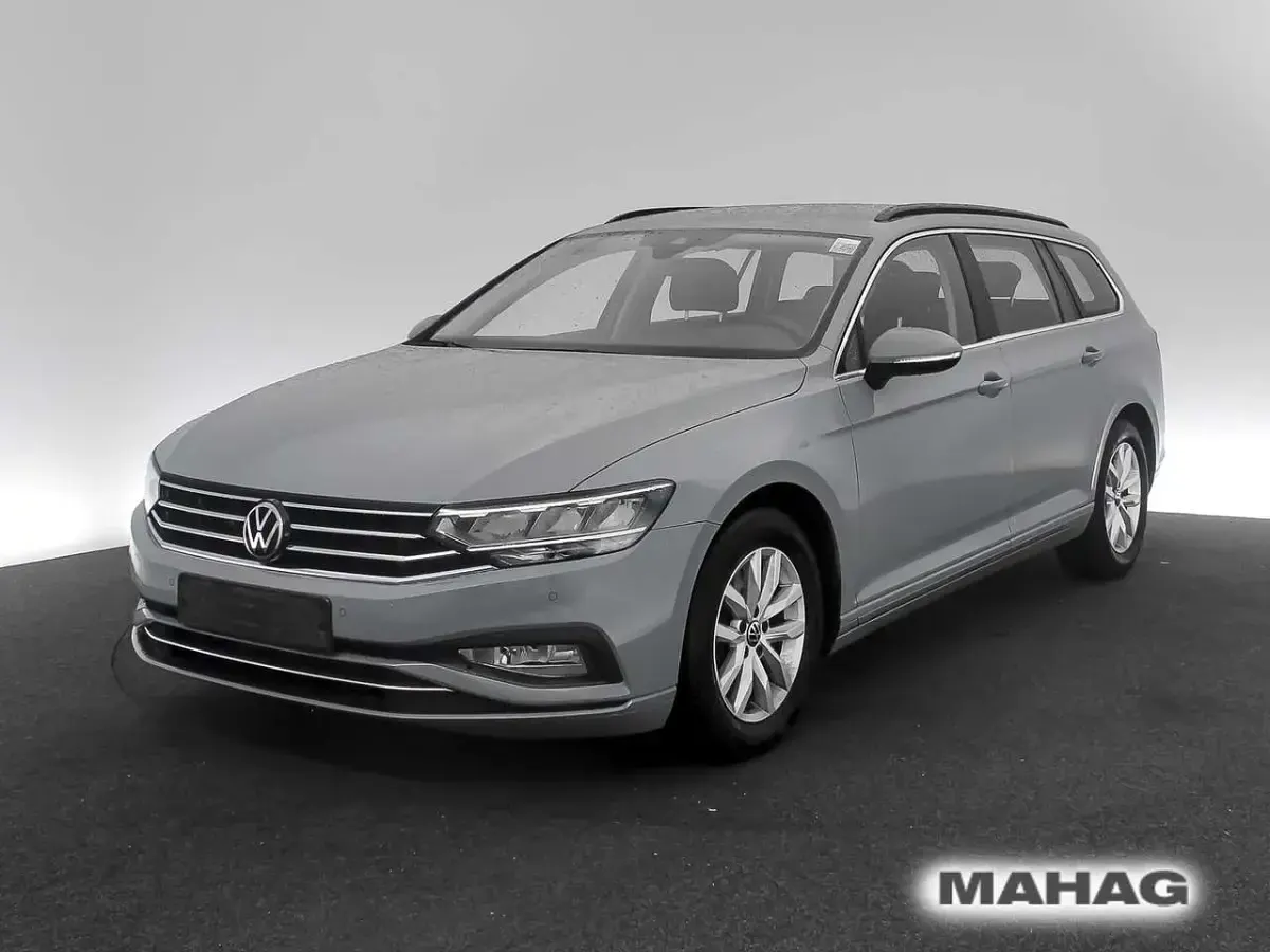 Gebraucht VW Passat Business 150 PS (110 kW) 2023 Mondsteingrau Kombi