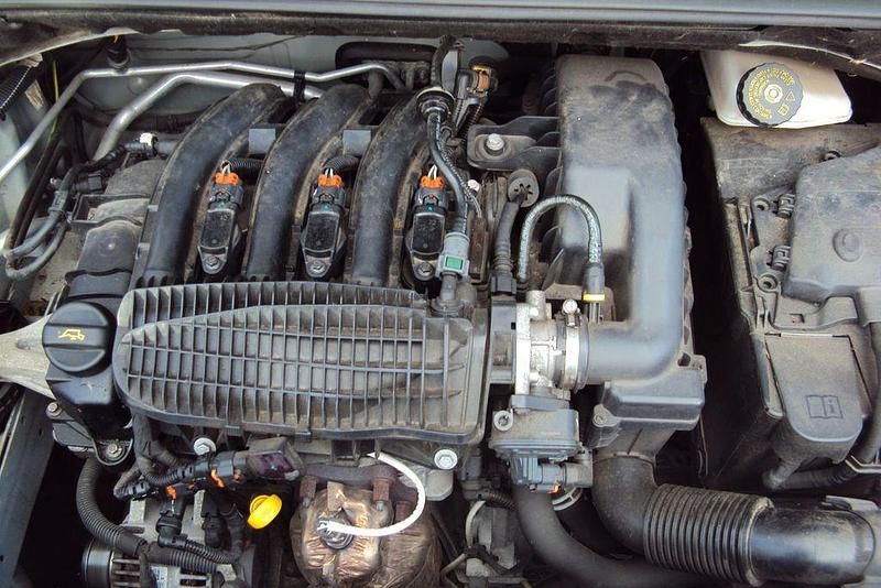 Gebraucht Citroën C3 SELECTION 68 PS (50 kW) 2016 Weiß Limousine