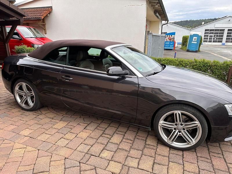 Gebraucht Audi A5 Cabriolet Ambiente 177 PS (130 kW) 2012 Braun Cabrio