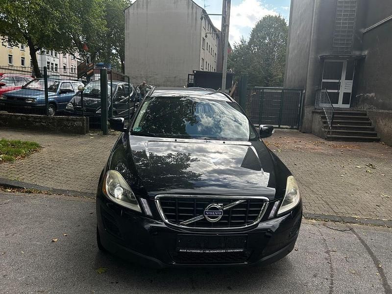 Schwarz Gebraucht 2011 Volvo XC60 Kinetic SUV | 7.990 € (Fairer Preis) - Bild 1/4