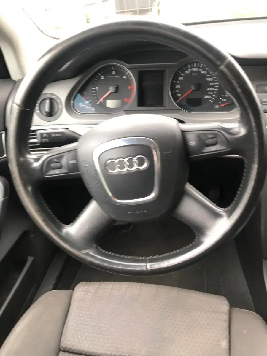 Gebraucht Audi A6 140 PS (102 kW) 2005 Schwarz Kombi
