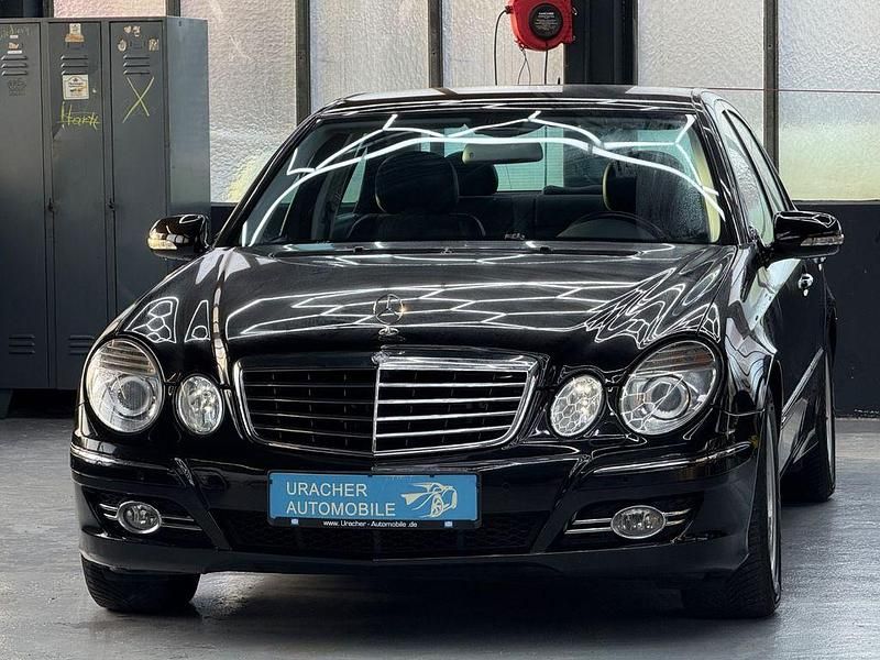 Schwarz Gebraucht 2007 Mercedes E280 Avantgarde Limousine | 9.990 € (Teuer) - Bild 1/4