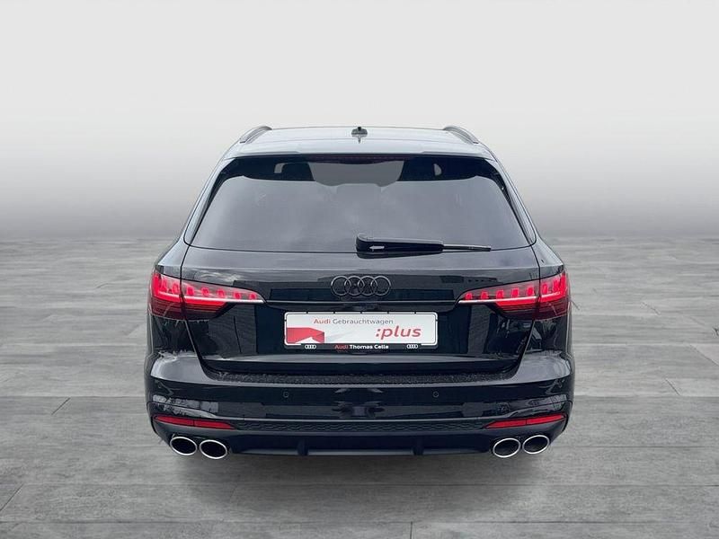 Gebraucht Audi S4 Ambiente 341 PS (250 kW) 2023 Mythosschwarz metallic Kombi