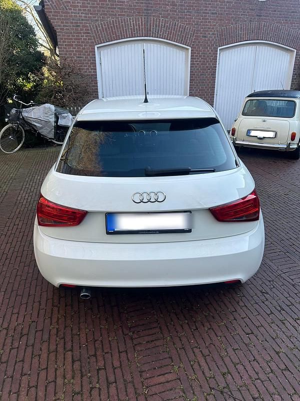 Gebraucht Audi A1 86 PS (63 kW) 2010 Weiß Kleinwagen