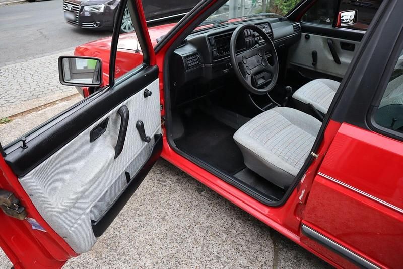 Second-hand VW Jetta 72 CP (52 kW) 1987 Berlinǎ