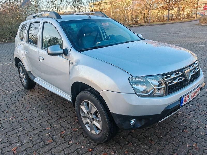 Grau Gebraucht 2017 Dacia Duster SUV | 10.990 € (Guter Preis) - Bild 1/4