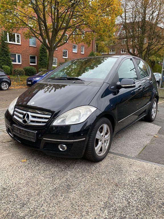 Schwarz Gebraucht 2009 Mercedes A180 Elegance Van / Kleinbus | 2.700 € (Fairer Preis) - Bild 1/4