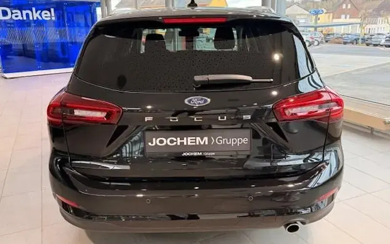 Neu Ford Focus 155 PS (114 kW) 2026 Schwarz Kombi