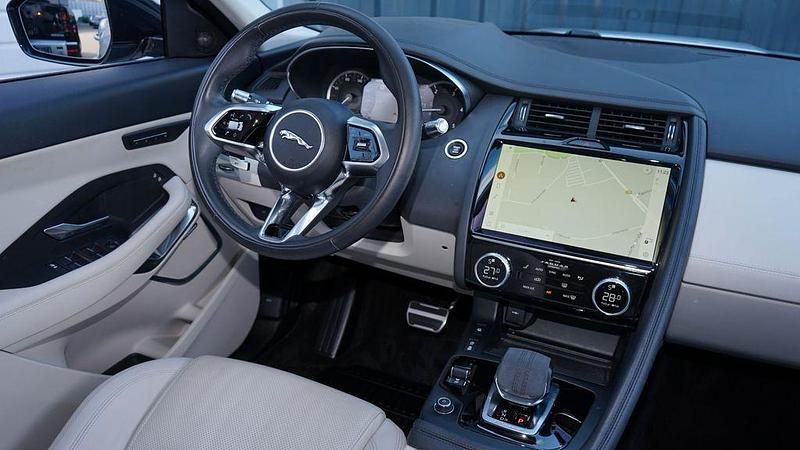 Second-hand Jaguar E-Pace SE 204 CP (150 kW) 2022 Argintiu SUV