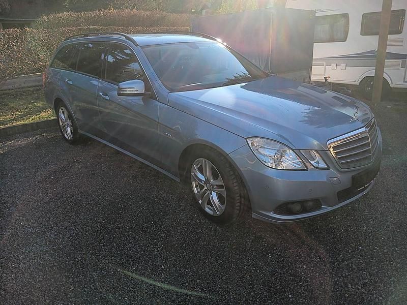 Gebraucht Mercedes 200 131 PS (96 kW) 2010 Blau Kombi