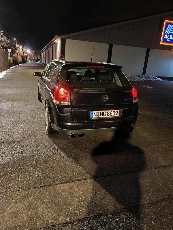 Gebraucht Opel Signum Sport 220 PS (161 kW) 2004 Schwarz Kleinwagen