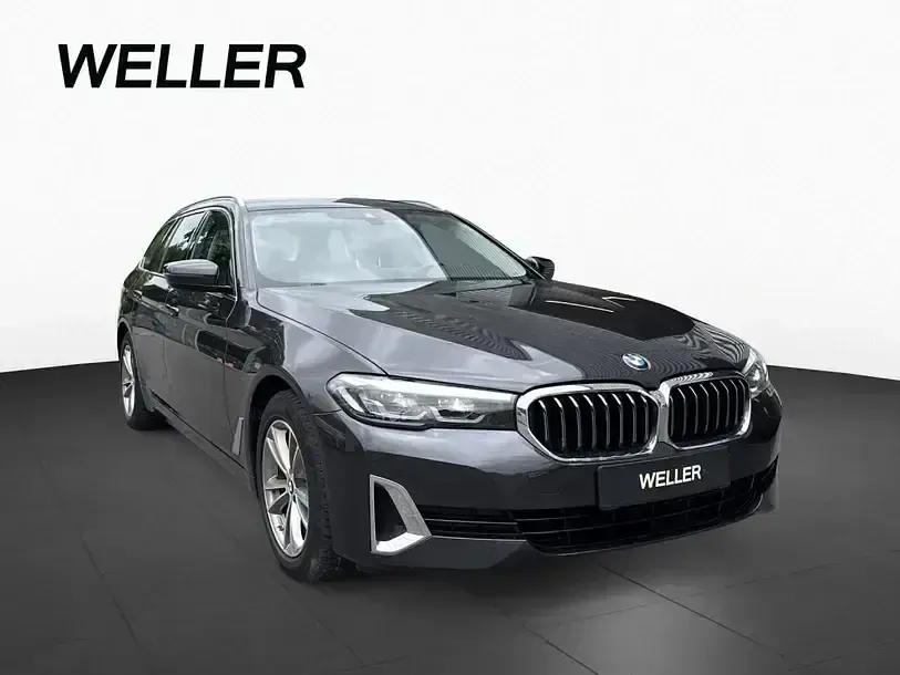 Gebraucht BMW 520 Luxury Line 190 PS (139 kW) 2023 Grau Limousine