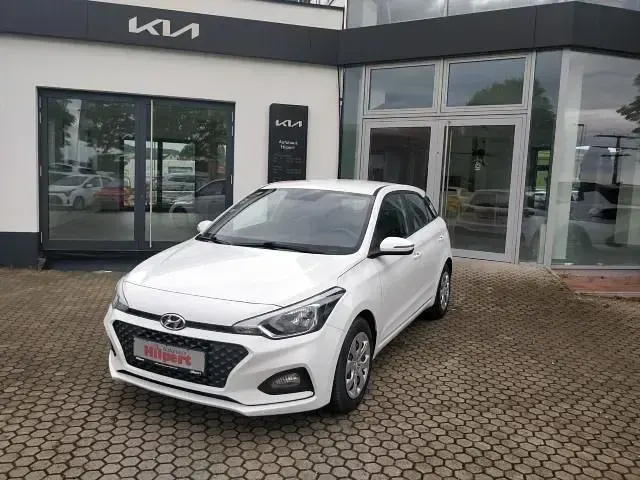 Gebraucht Hyundai i20 Active 75 PS (55 kW) 2020 Weiß Kleinwagen