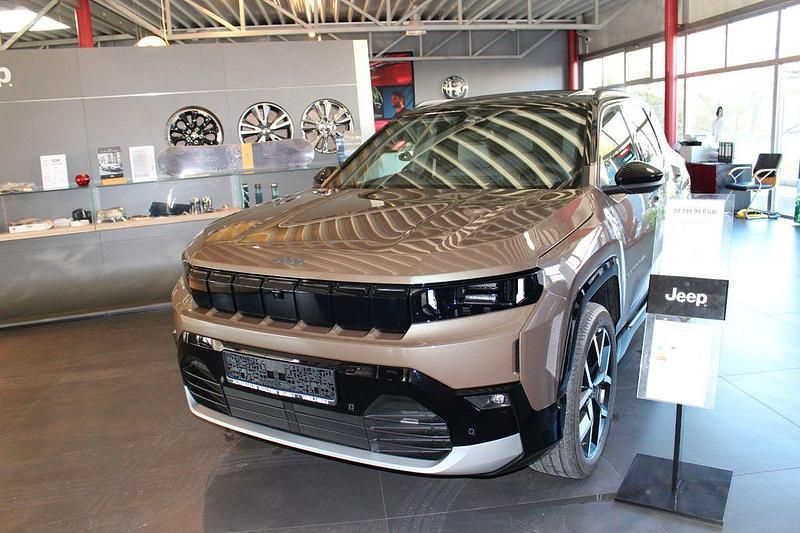 Braun Neu 2026 Jeep Compass SUV | 52.900 € - Bild 1/4