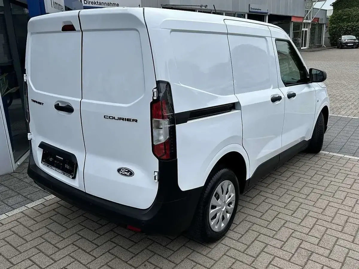 Gebraucht Ford Transit 101 PS (74 kW) 2024 Frostweiß Van / Kleinbus
