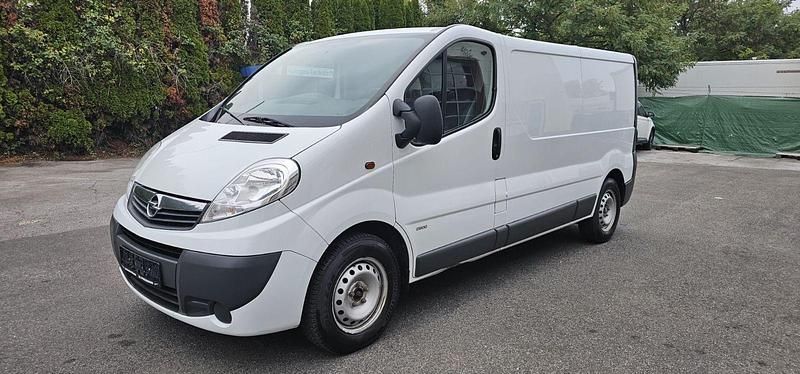 Weiß Gebraucht 2013 Opel Vivaro Van | 8.690 € (Fairer Preis) - Bild 1/4