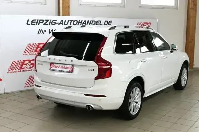 Second-hand Volvo XC90 Momentum 235 CP (172 kW) 2018 Alb SUV