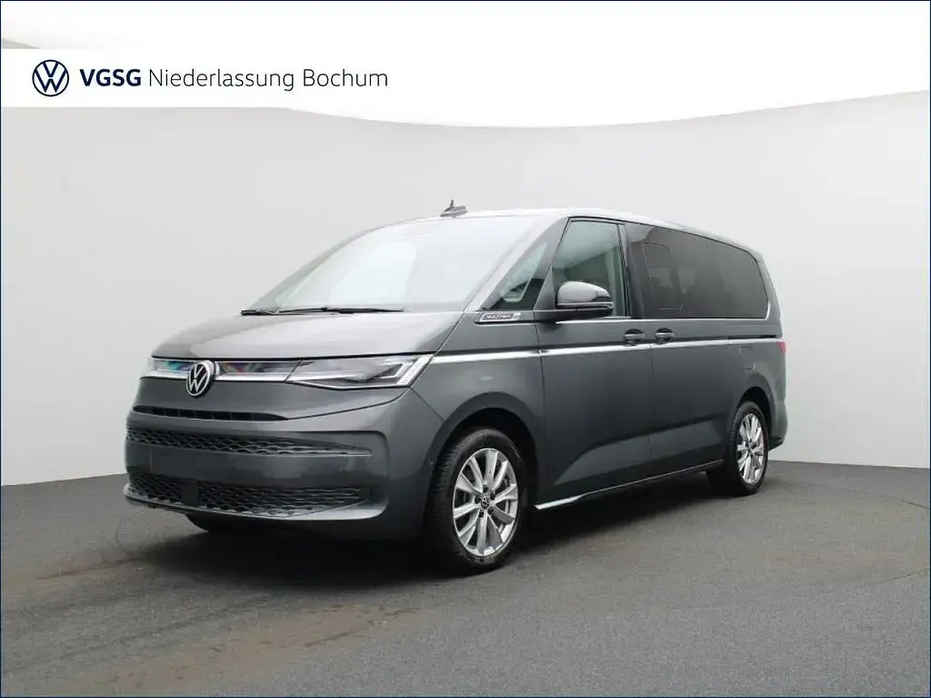 Second-hand VW Multivan Style 150 CP (110 kW) 2024 Gri Monovolum