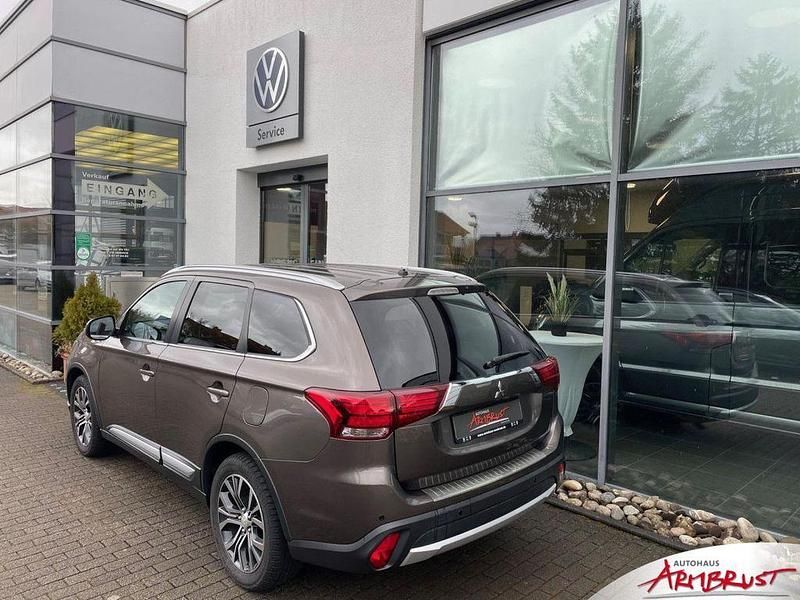 Gebraucht Mitsubishi Outlander 150 PS (110 kW) 2015 Braun (braun (braun)) SUV