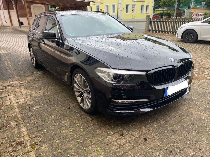 Schwarz Gebraucht 2017 BMW 530 Sport Line Kombi | 24.500 € (Fairer Preis) - Bild 1/4