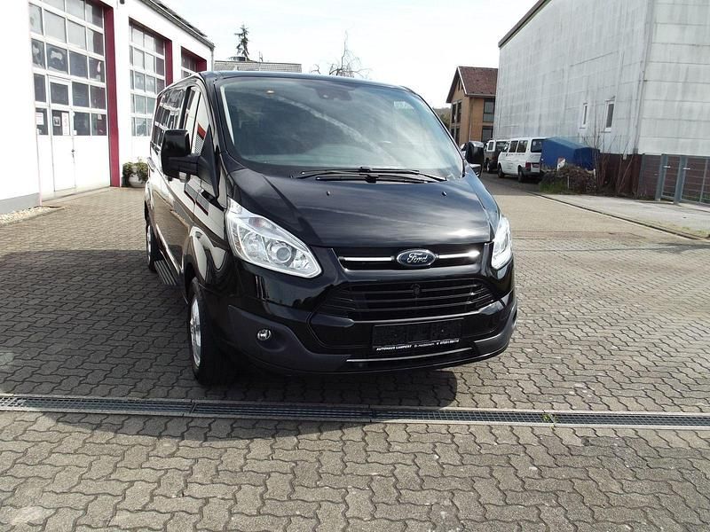 Gebraucht Ford Tourneo Titanium 170 PS (125 kW) 2017 Schwarz Van / Kleinbus