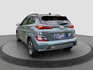 Gebraucht Hyundai Kona Trend 100 kW (136 PS) 2021 Misty jungle (metallic) SUV