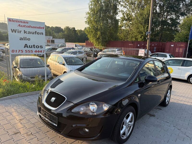 Schwarz Gebraucht 2012 Seat Leon Stylance Limousine | 3.700 € (Superpreis) - Bild 1/4