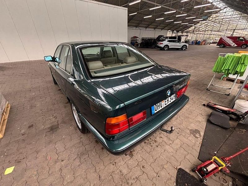 Gebraucht BMW 525 192 PS (141 kW) 1992 Grün Limousine