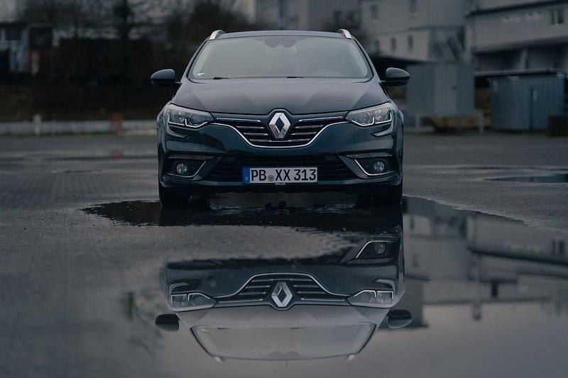 Gebraucht Renault Mégane GrandTour Bose Edition 159 PS (116 kW) 2020 Schwarz Kombi