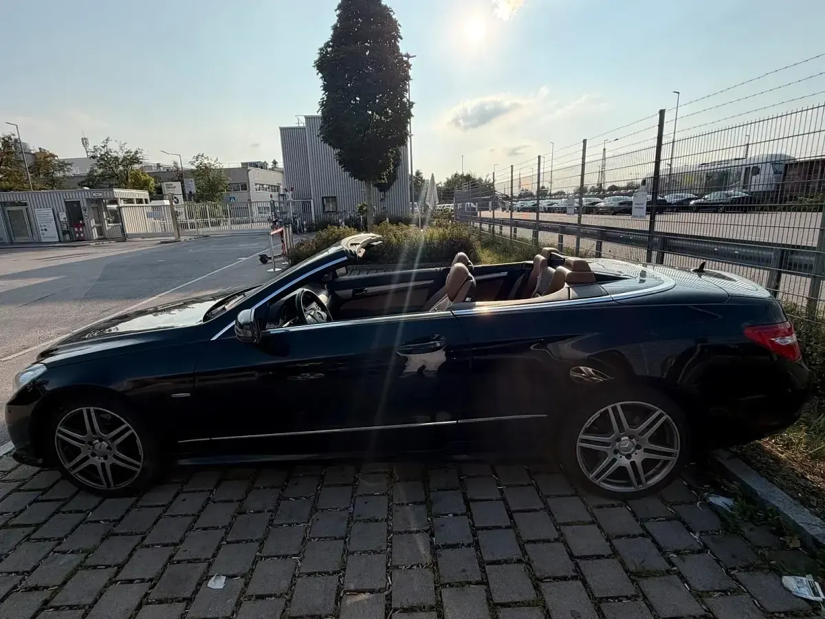 Gebraucht Mercedes E350 AMG 231 PS (169 kW) 2010 Schwarz Cabrio