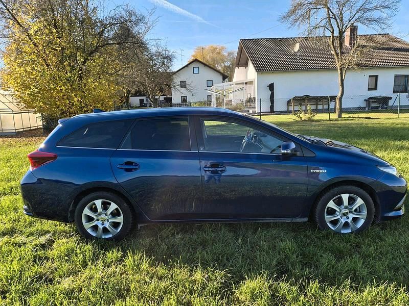 Gebraucht Toyota Auris Hybrid Team 135 PS (99 kW) 2018 Blau Kombi