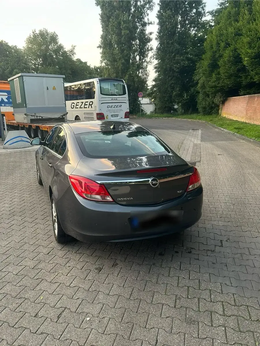 Gebraucht Opel Insignia 165 PS (121 kW) 2009 Grau Limousine