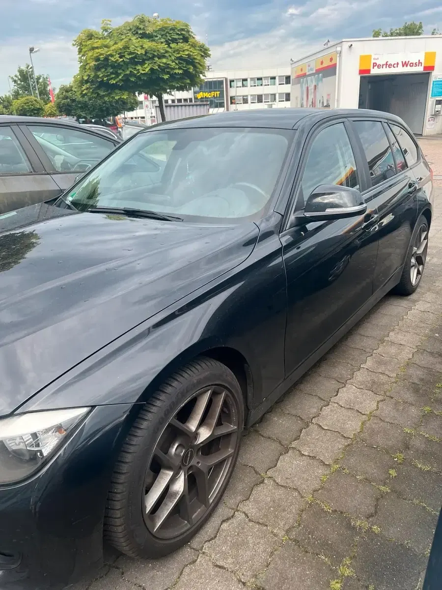 Gebraucht BMW 316 116 PS (85 kW) 2014 Schwarz Kombi