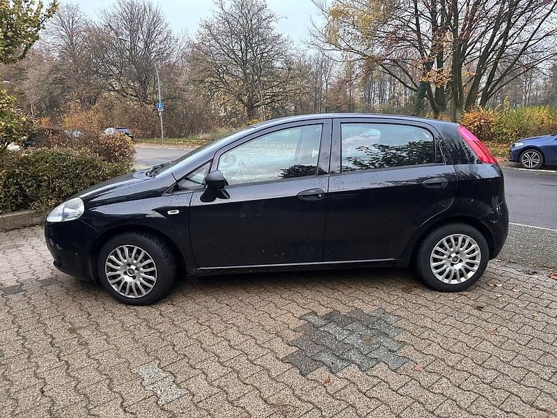 Schwarz Gebraucht 2012 Fiat Punto Pop Kleinwagen | 4.200 € (Etwas zu teuer) - Bild 1/4