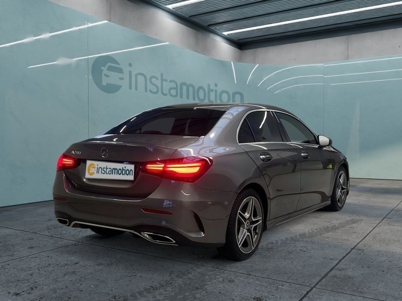 Gebraucht Mercedes A200 Premium 163 PS (119 kW) 2024 Grau Limousine