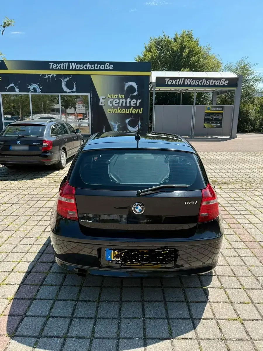 Gebraucht BMW 118 143 PS (105 kW) 2010 Schwarz Kleinwagen