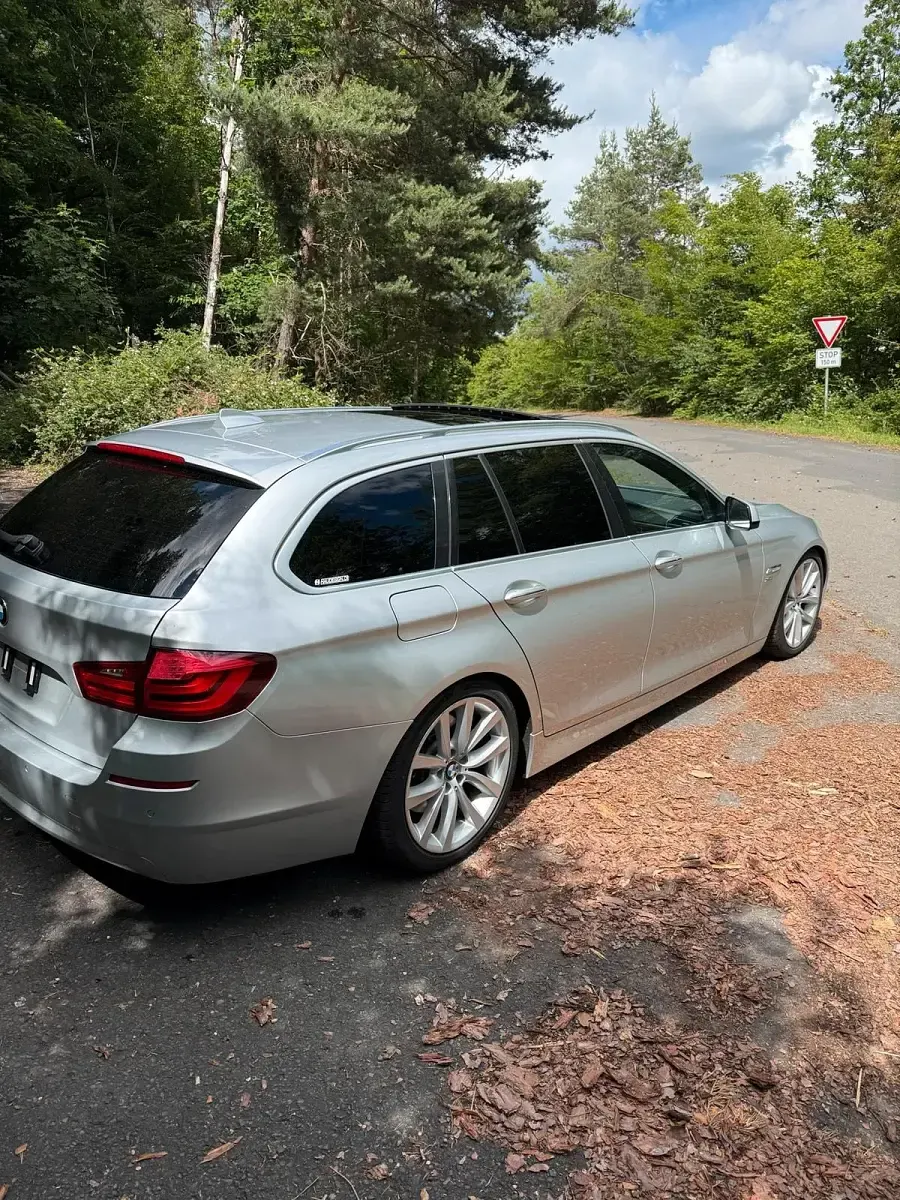 Gebraucht BMW 530 258 PS (189 kW) 2012 Silber Kombi