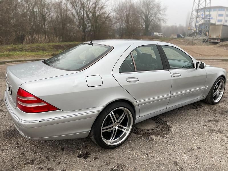Usata Mercedes S320 224 CV (164 kW) 2001 Grigio Berlina