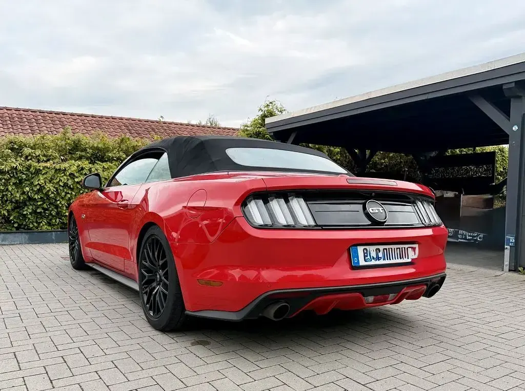 Gebraucht Ford Mustang GT Convertible 421 PS (309 kW) 2017 Rot Cabrio