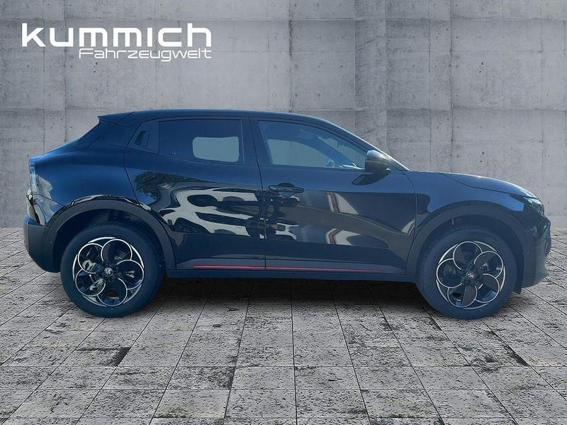 Neu Alfa Romeo Junior 145 PS (106 kW) 2026 Schwarz SUV