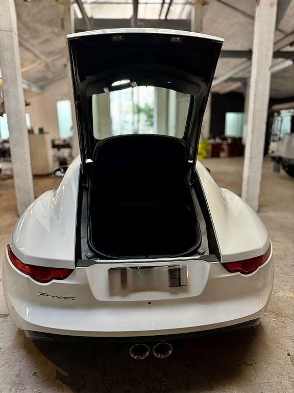 Second-hand Jaguar F-Type 340 CP (250 kW) 2017 Alb Coupe