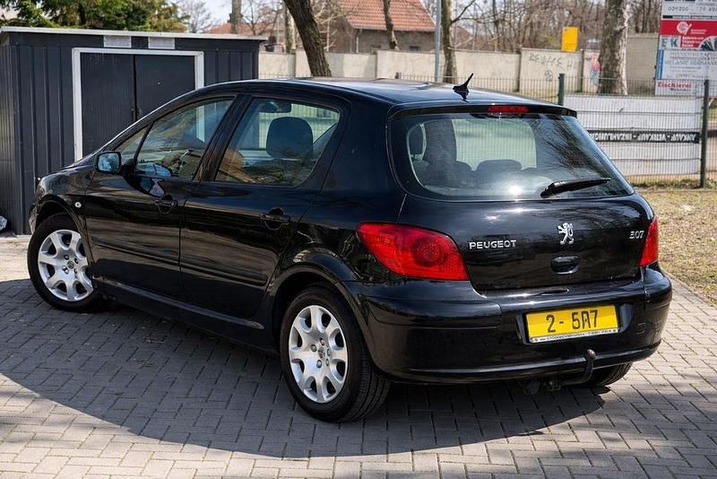 Gebraucht Peugeot 307 109 PS (80 kW) 2008 Schwarz Limousine