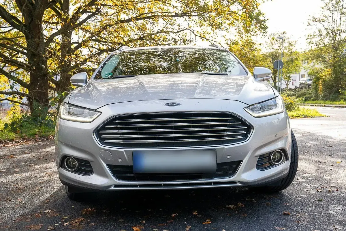 Gebraucht Ford Mondeo Titanium 150 PS (110 kW) 2017 Silber Kombi