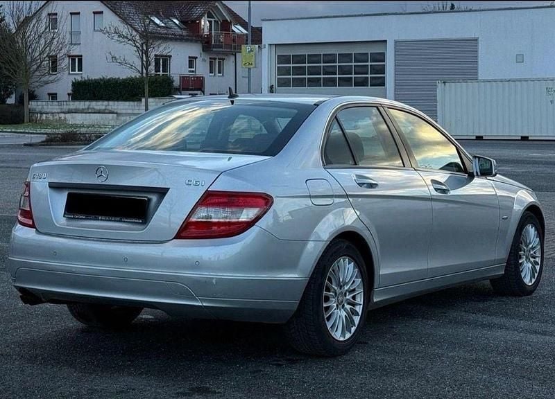 Gebraucht Mercedes C180 Elegance 156 PS (114 kW) 2010 Silber Limousine