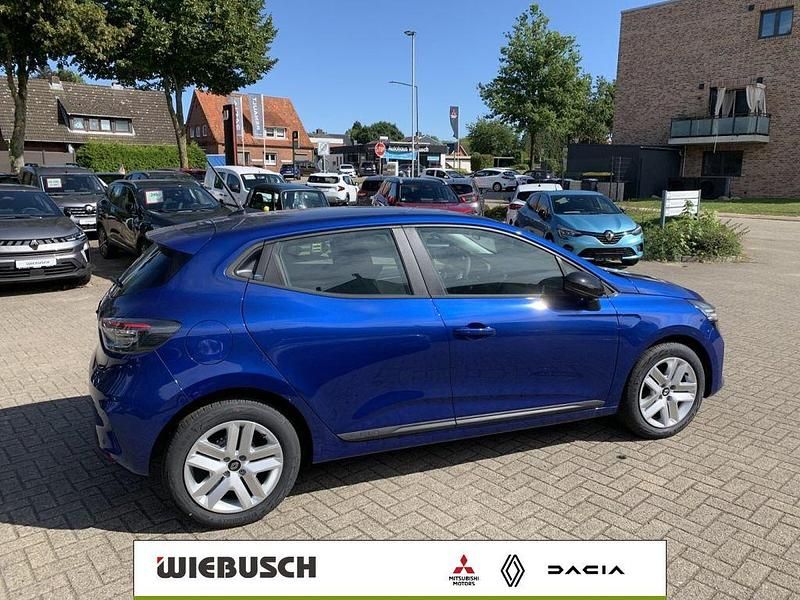 Neu Renault Clio V Evolution 91 PS (66 kW) 2025 Blau Limousine