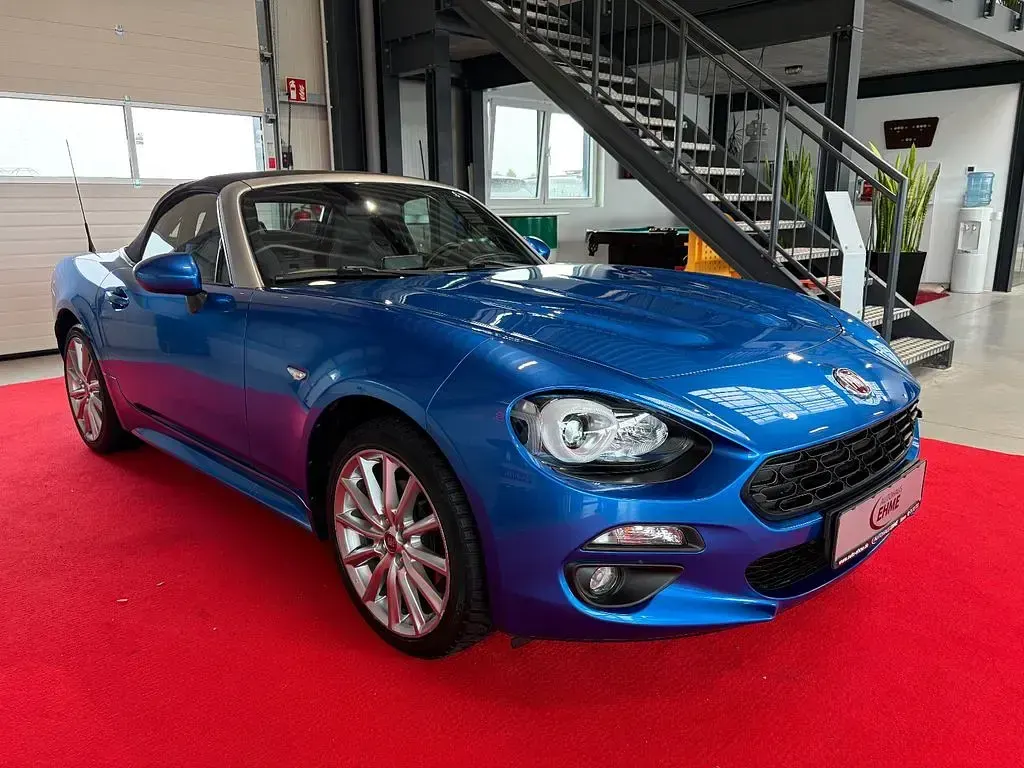 Gebraucht Fiat 124 Spider Lusso 140 PS (102 kW) 2018 Blau Cabrio