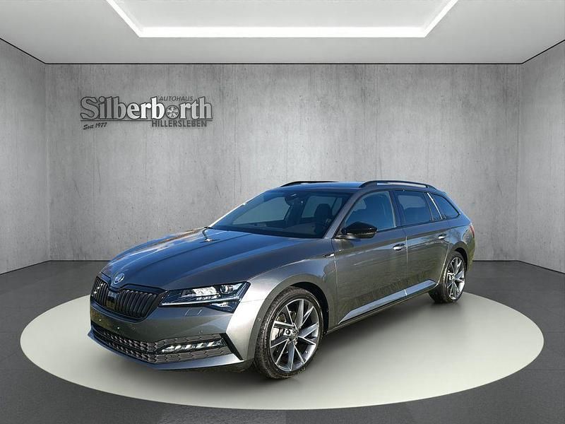 Grau Gebraucht 2024 Skoda Superb SportLine Kombi | 39.990 € (Etwas zu teuer) - Bild 1/4