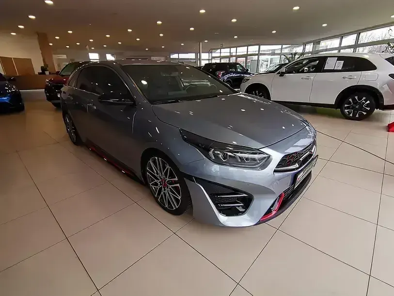 Gebraucht Kia ProCeed Sport 204 PS (150 kW) 2023 Lunarsilber met. Kombi