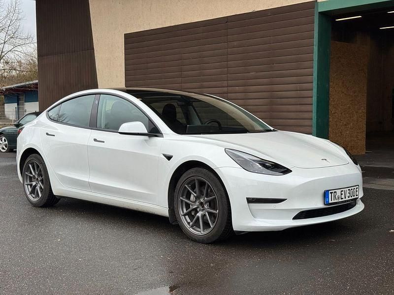 Gebraucht Tesla Model 3 324 kW (441 PS) 2023 Weiß Limousine