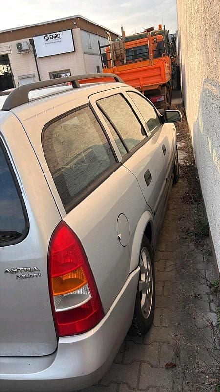 Gebraucht Opel Astra 101 PS (74 kW) 2002 Silber Kombi